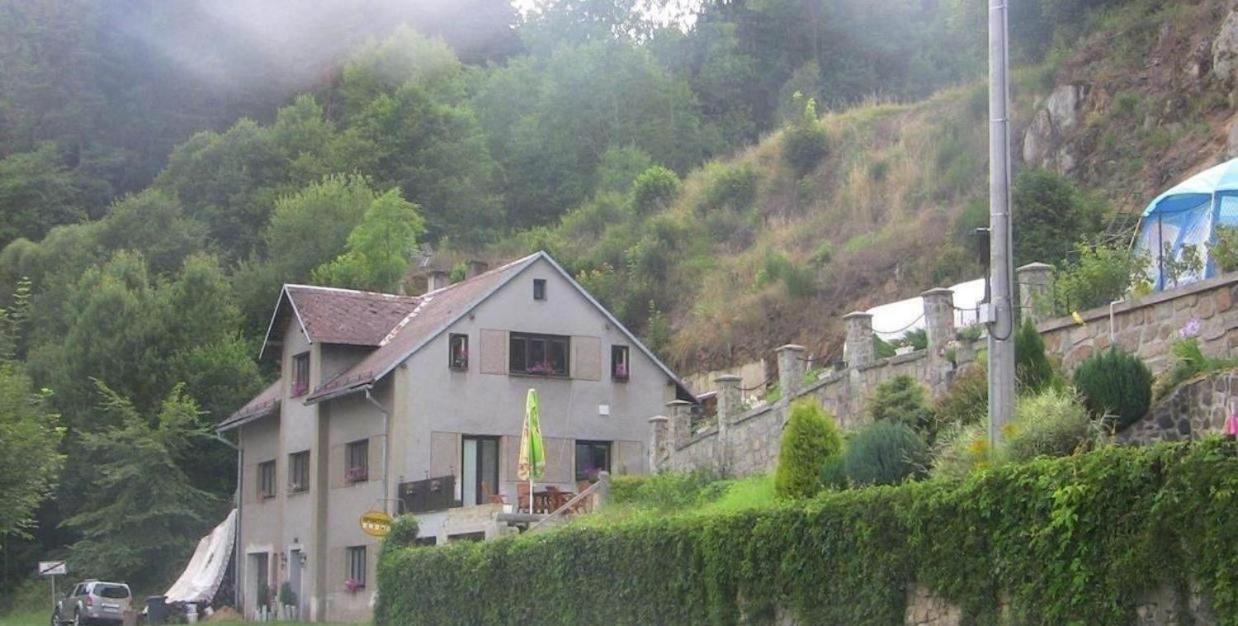 Penzion Apartmany Becov Bečov nad Teplou Eksteriør billede